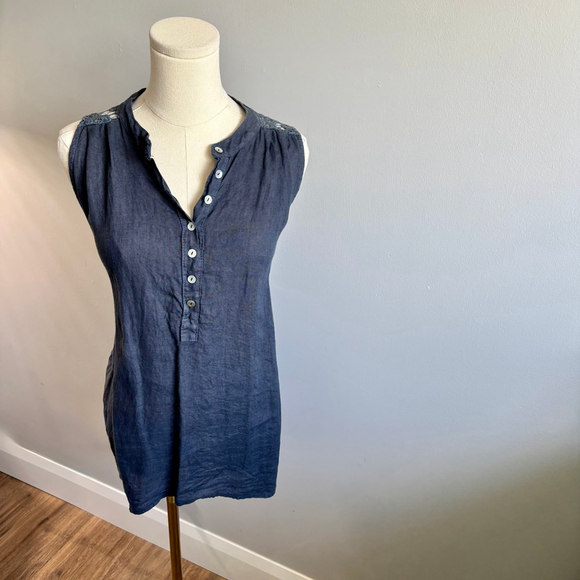 Trivia Tops - Trivia Made in Italy Women's Navy Blue Sleeveless Linen top with Lace Panel SZ S